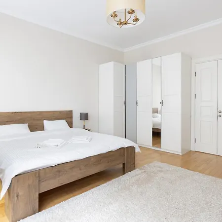 Cranta Hillside Apartmán